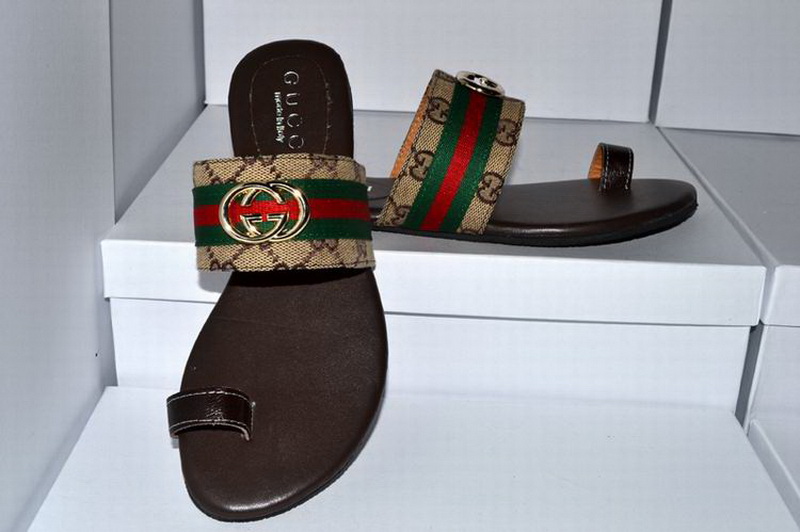 Gucci Slippers Woman--126